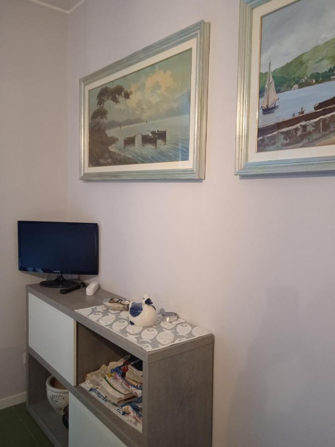 Appartamento Al Lago Da Dany Arona Buitenkant foto